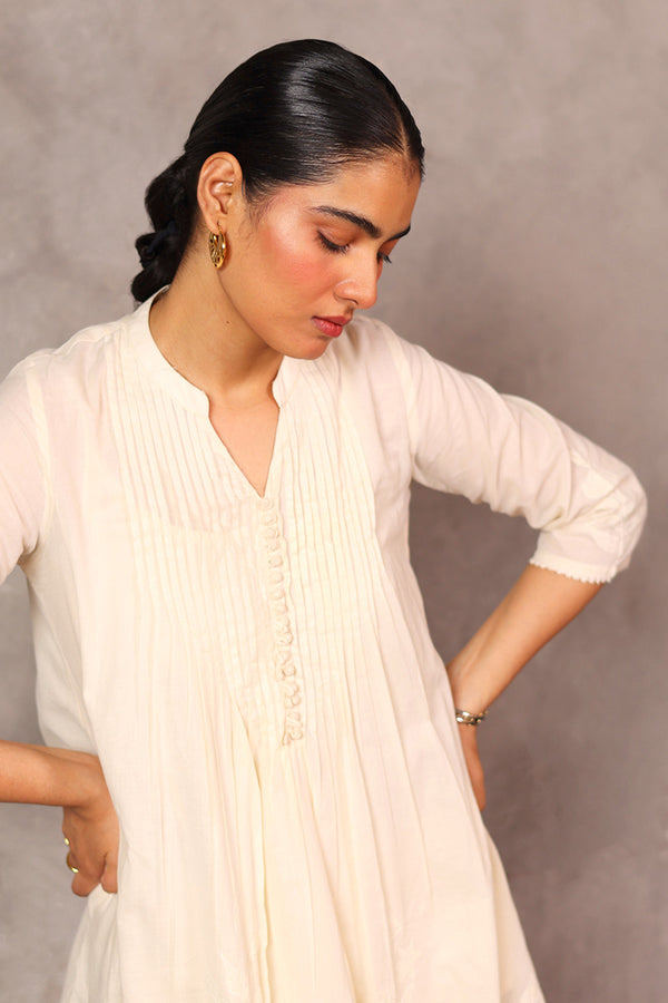 Nureh Safaid Dastan Set