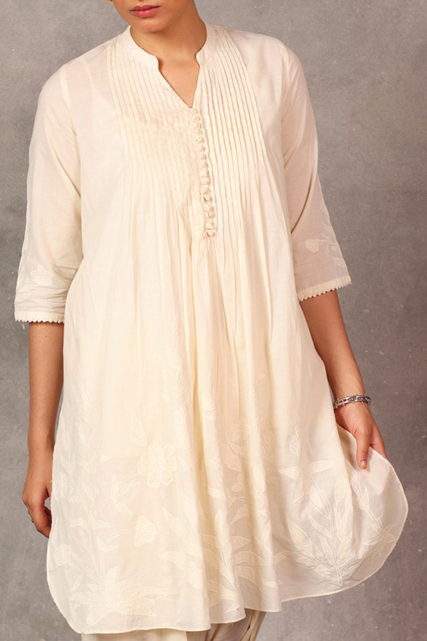 Nureh Safaid Dastan Set