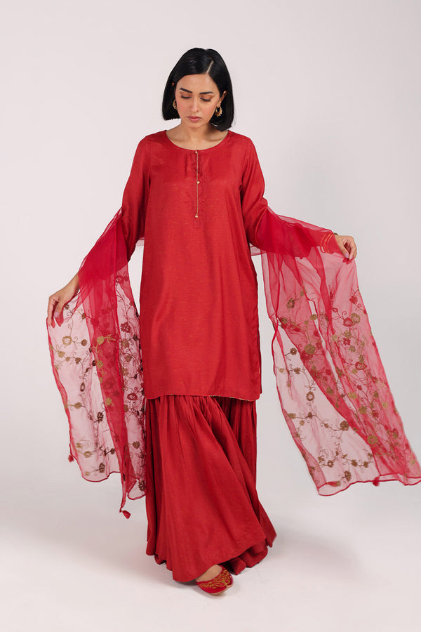 Hues of Red & Gold Ensemble