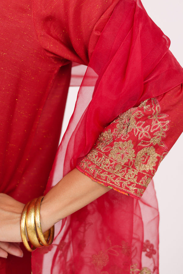 Hues of Red & Gold Ensemble