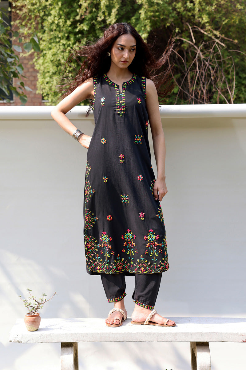 Hand Embroidered Patti Set