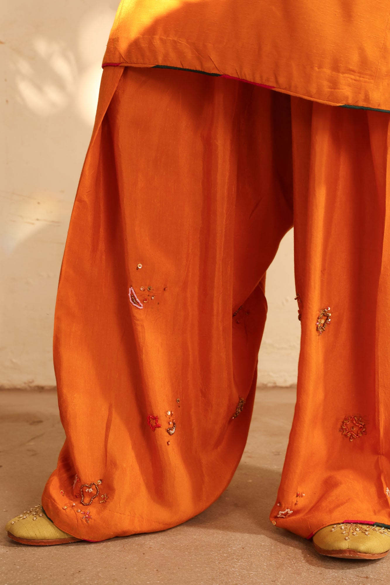 Dewdrop Embroidered Set