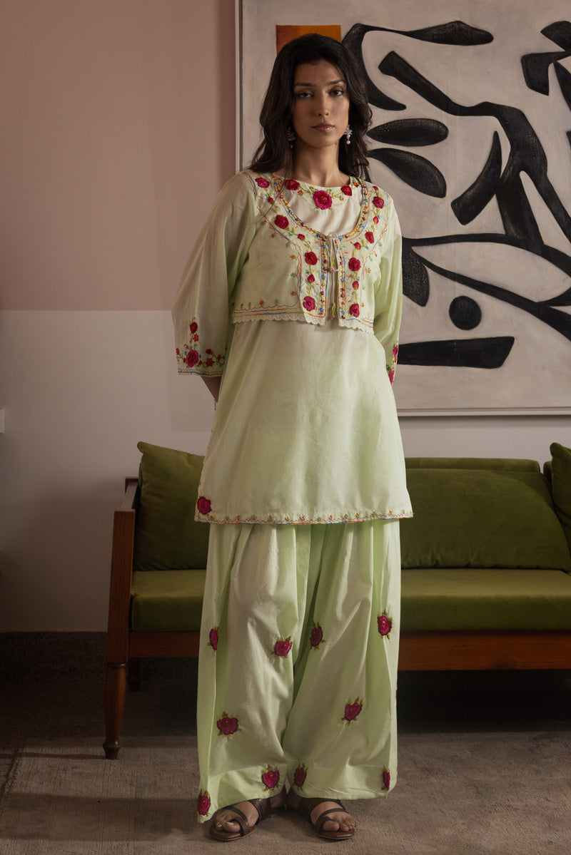 Hand-Crafted Rosettes Reverie Ensemble