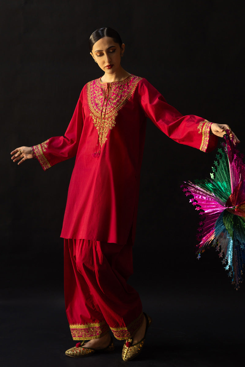 Gold Embroidered Tales Set
