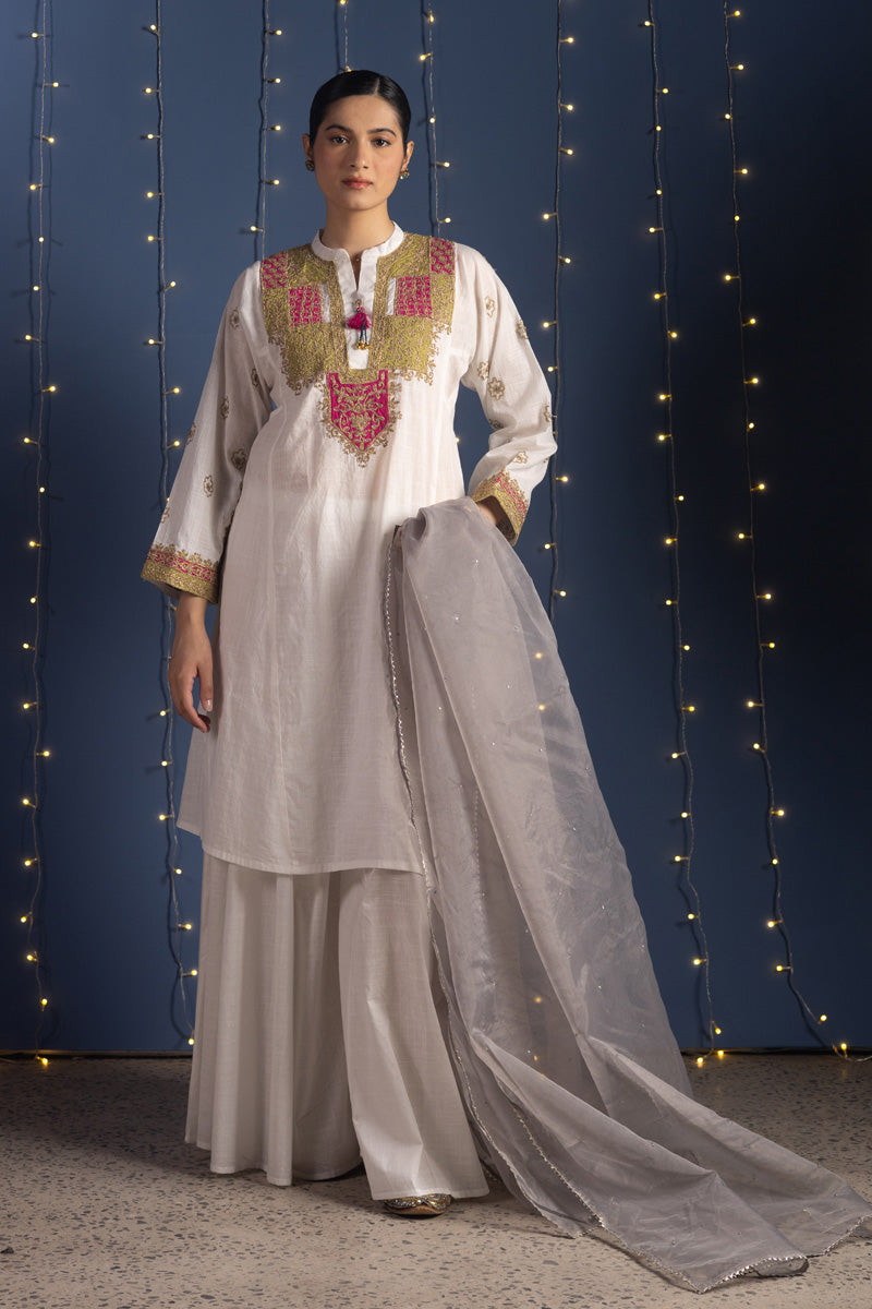Chand Rang Embroidered Set