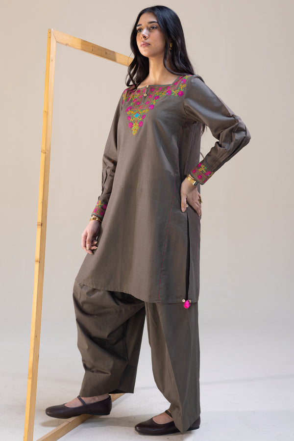 Pyari Paras Cross-Stitch Set