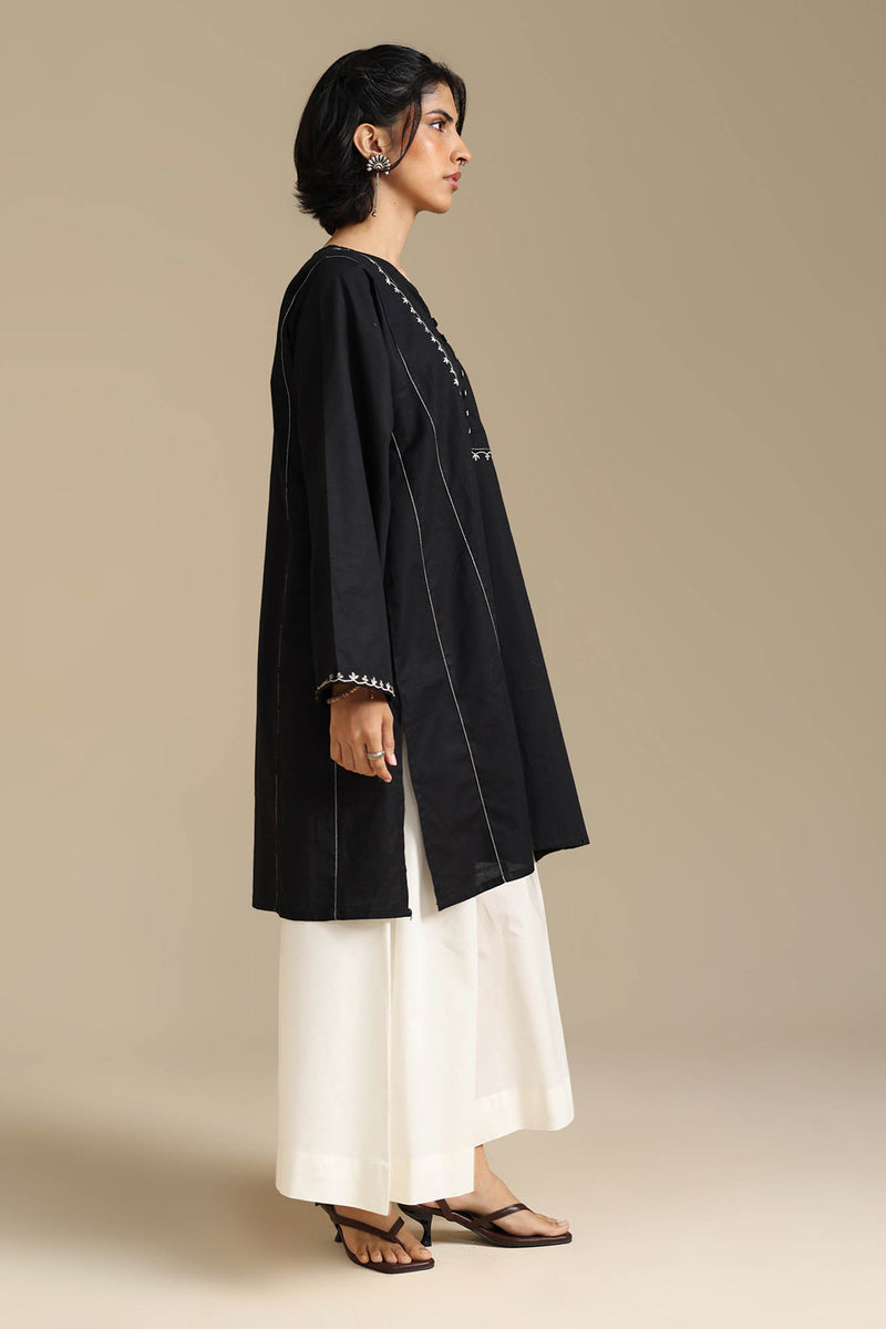 Phool Embroidered Kurta