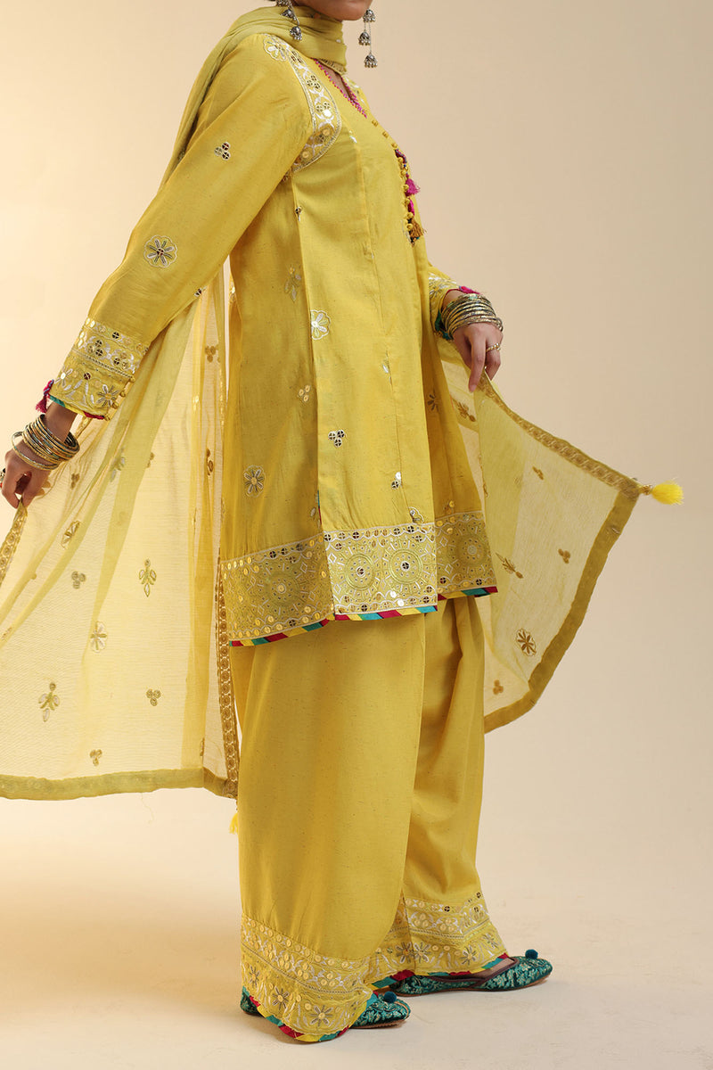 Zareen Embroidered 3-Piece Ensemble