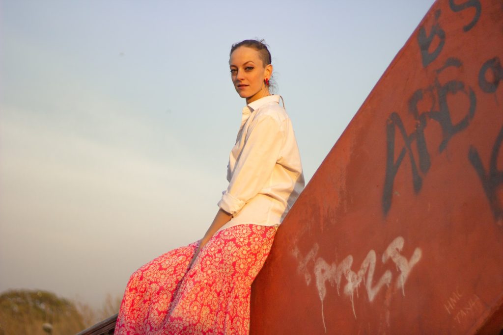 Meet the gypsy artist from the States: GILLIAN RHODES – GENERATION