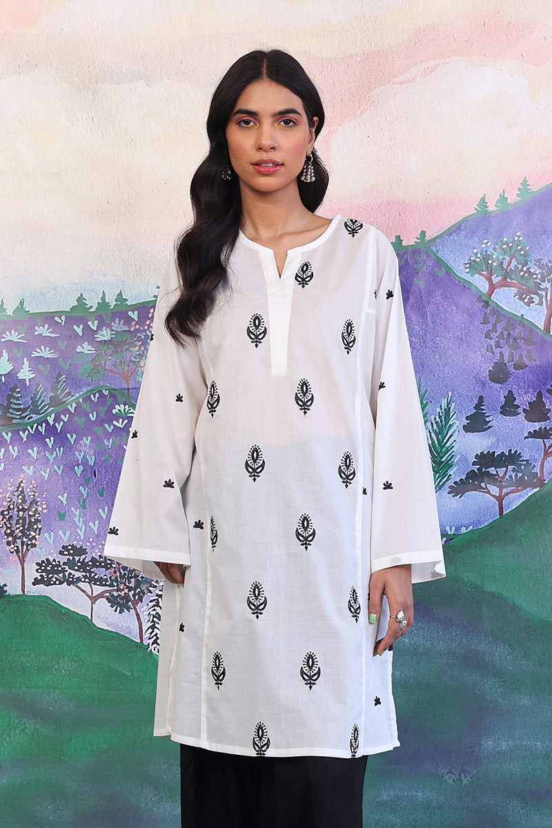 Gul Meena Safaida Kurta