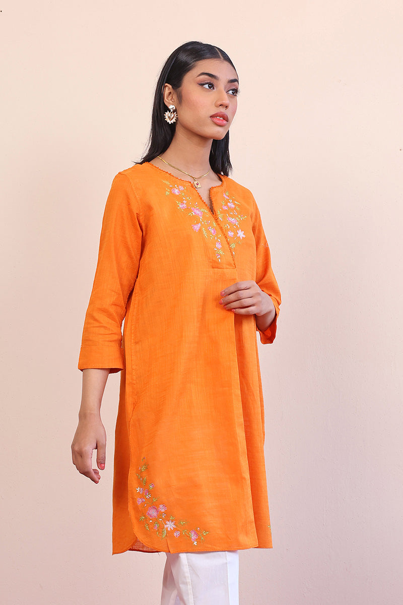 Sunehri Phool Embroidered Kurti