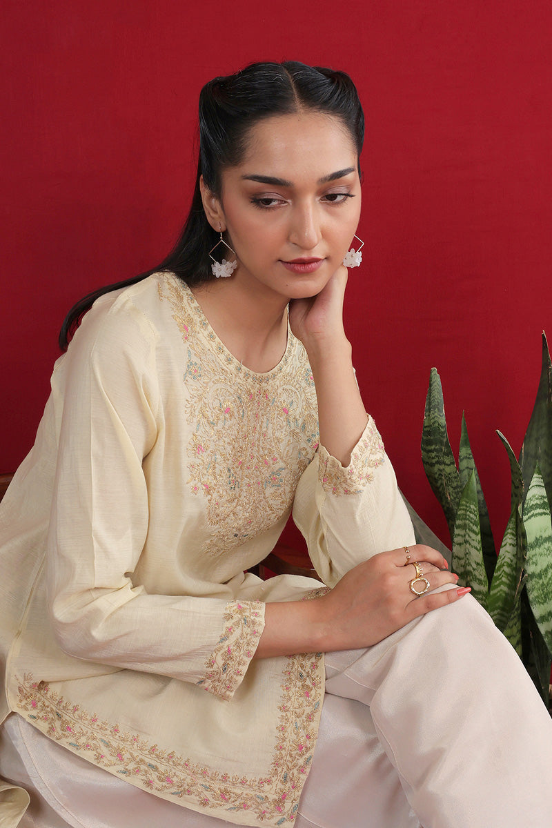 Shehzaadi Embroidered Kurti