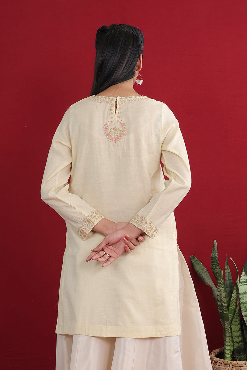 Shehzaadi Embroidered Kurti