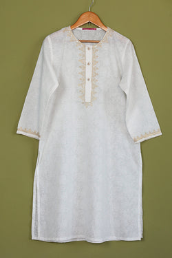 Kausar Safaida Kurta