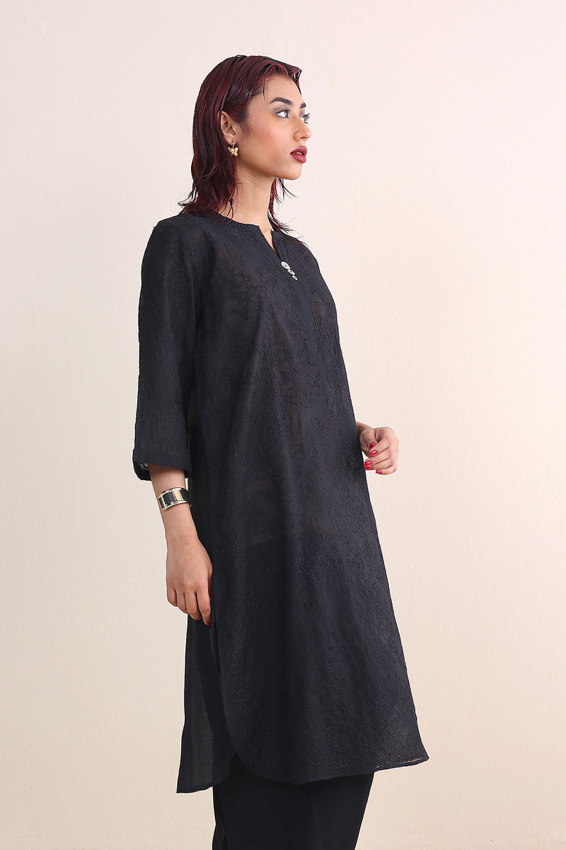 Fleur Amour Embroidered Kameez
