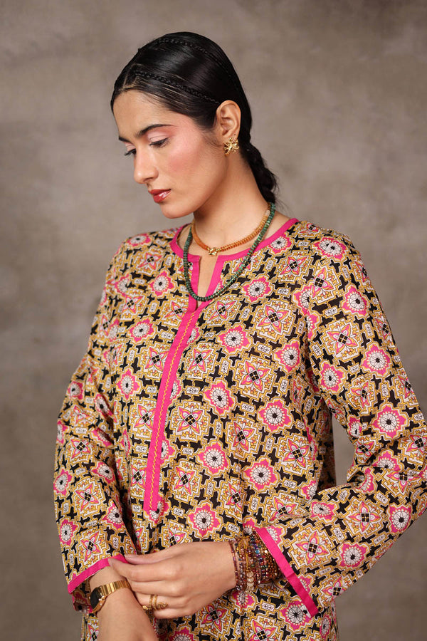 Serai Patterned Ensemble
