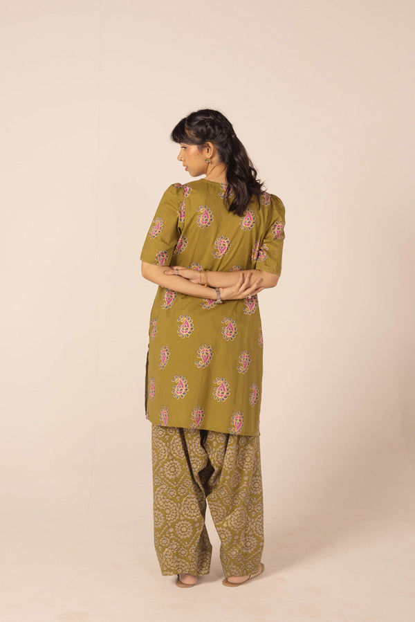 Zarnoor Gotta Glow Suit