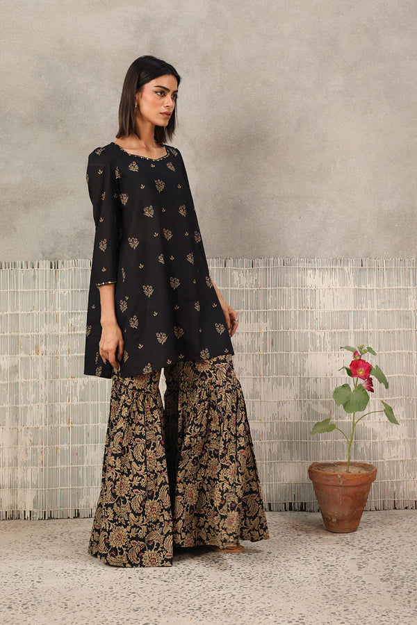 Jacquard Majesty Gharara Suit