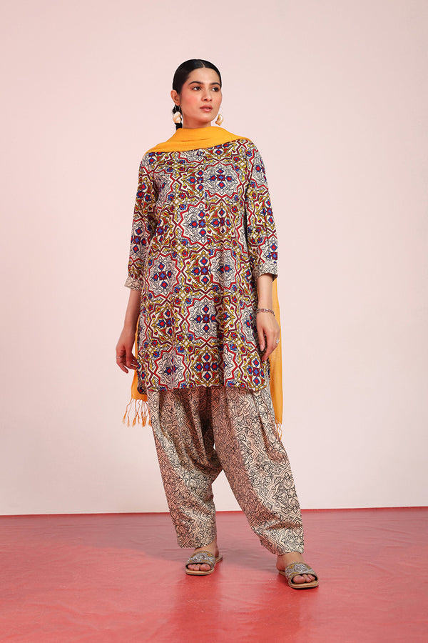 Persian Tiles Contrast Ensemble