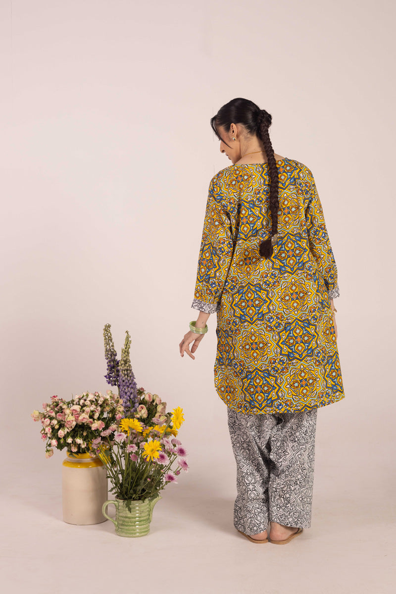 Persian Tiles Contrast Ensemble