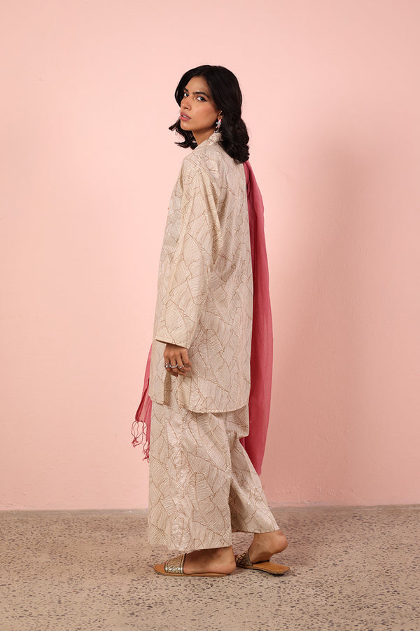 Foliage Tassel Tale Duo