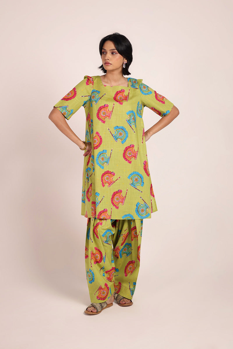 Traditional Pankha Style Duo