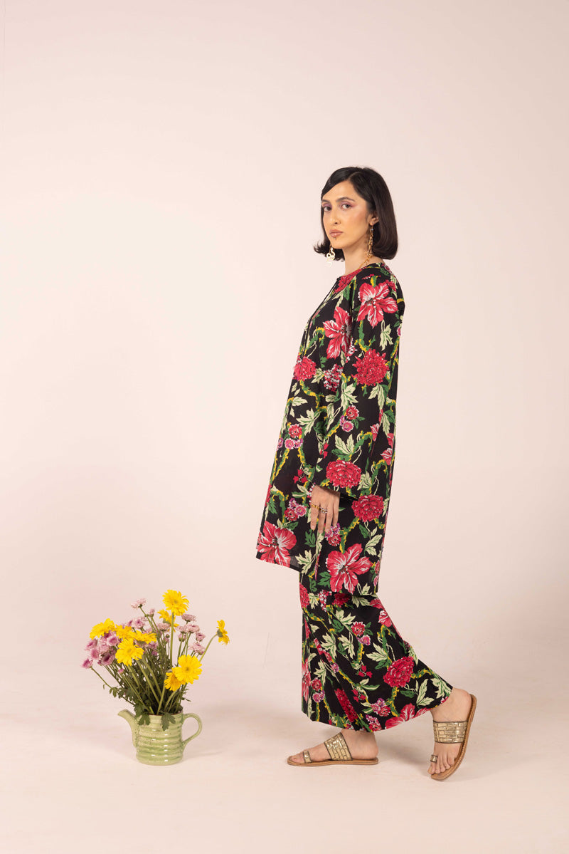 Enchanted Florals Tasseled Ensemble