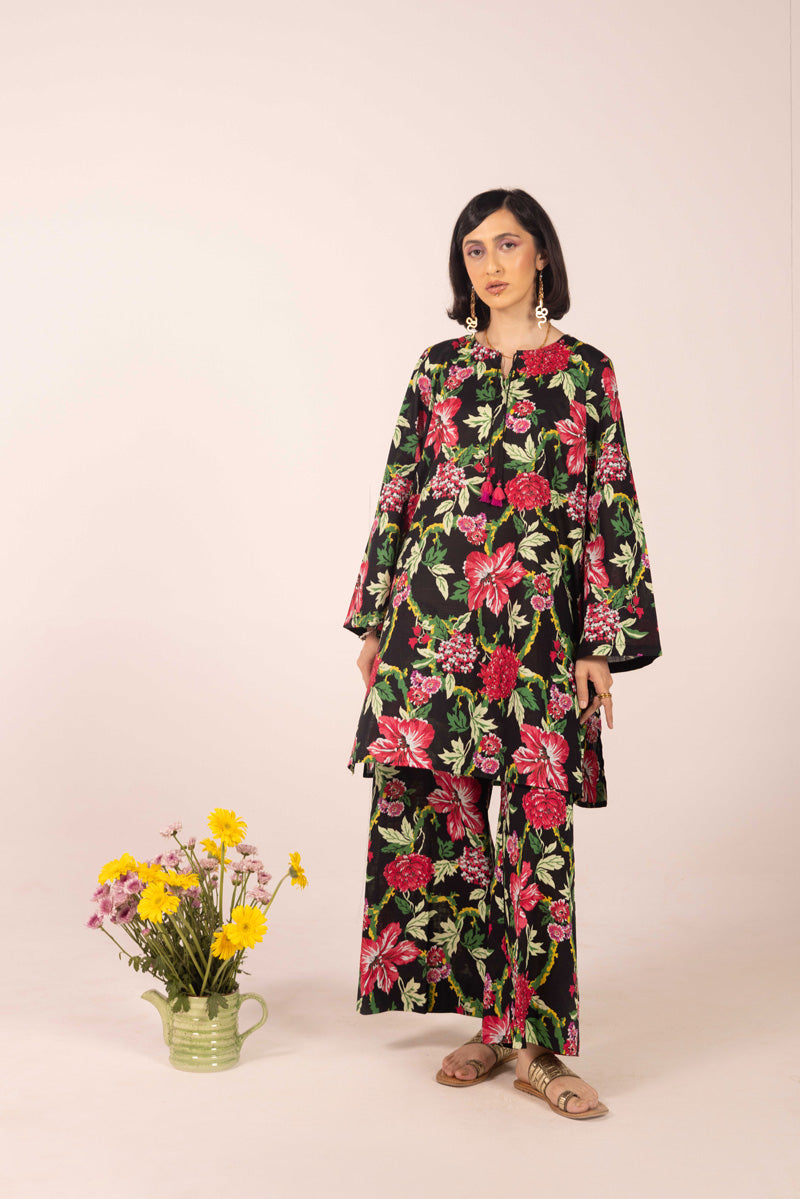 Enchanted Florals Tasseled Ensemble