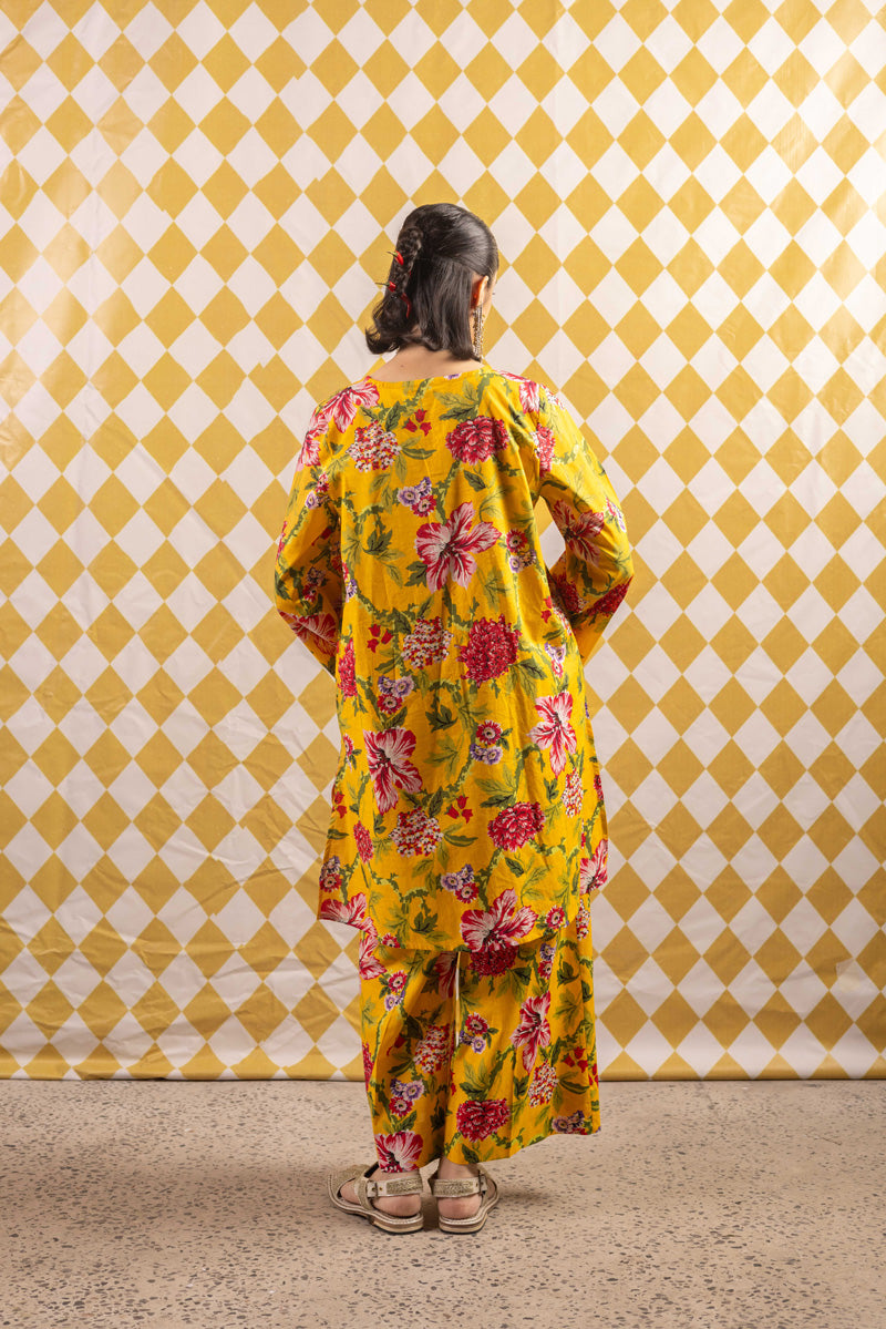 Enchanted Florals Tasseled Ensemble