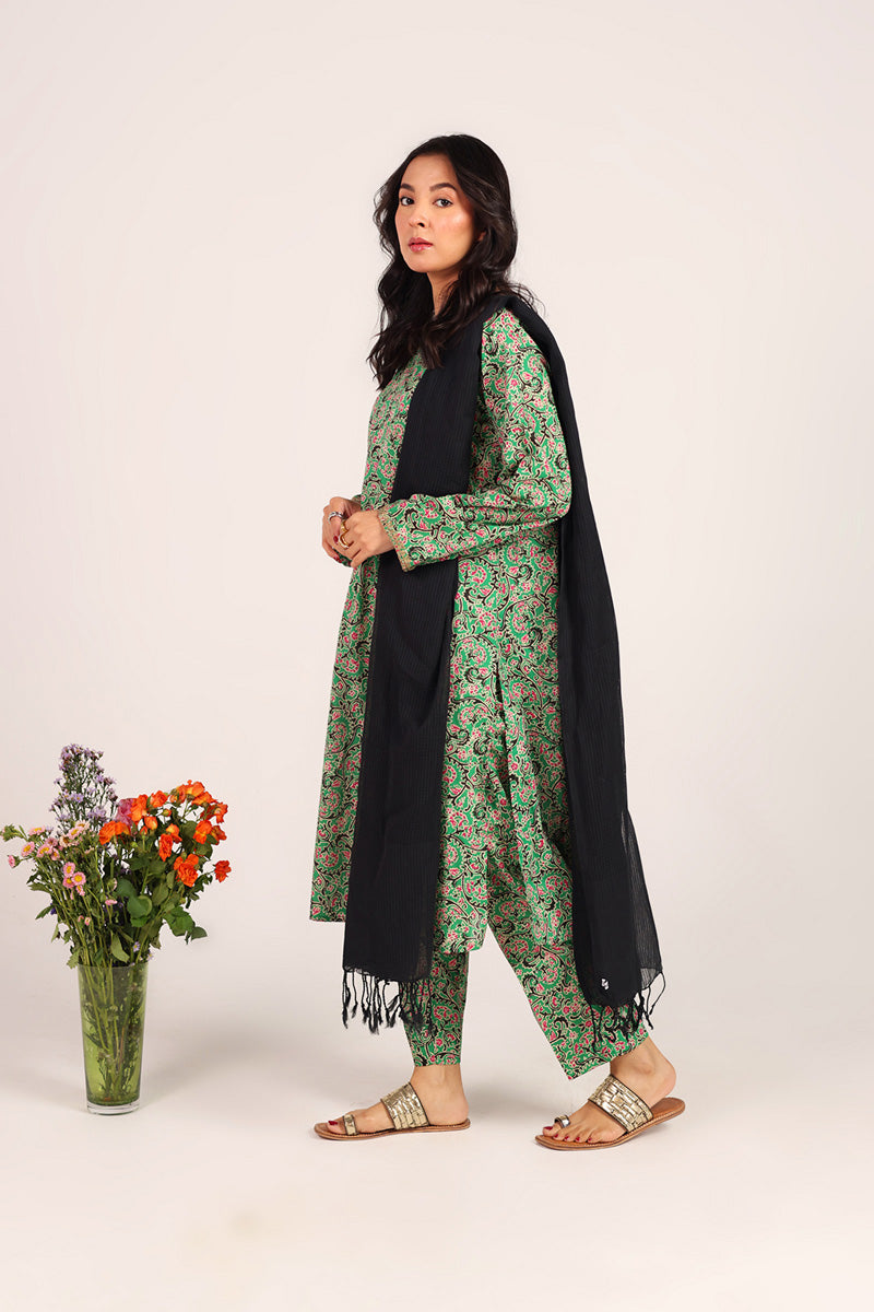 Saru Luxe Thread Gharara Set