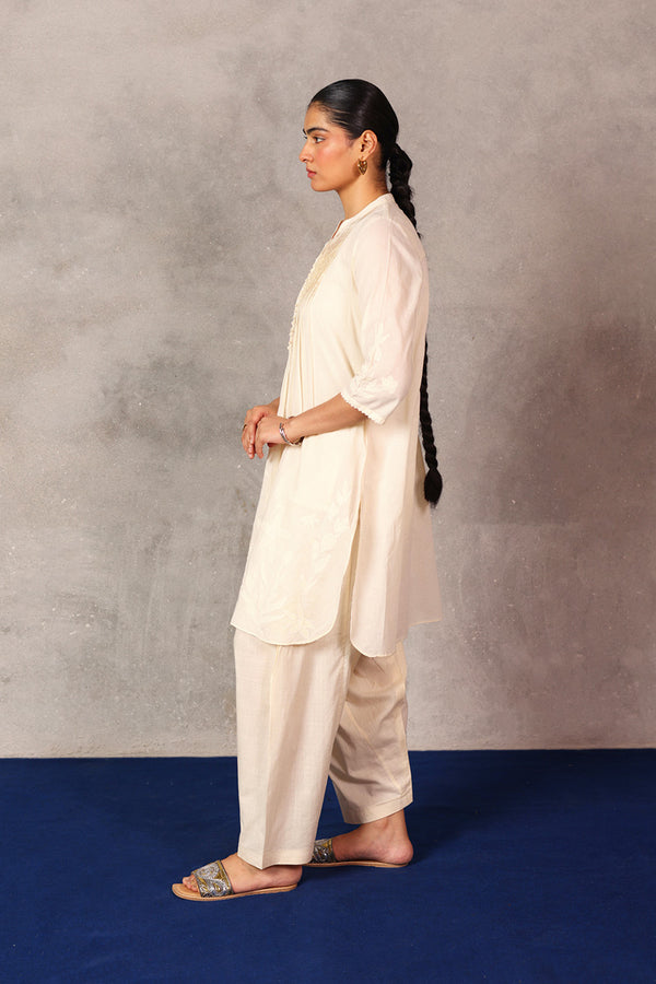 Nureh Safaid Dastan Set