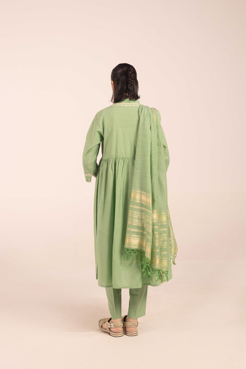 Aina Aangan Suit