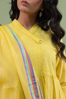 Aina Aangan Suit
