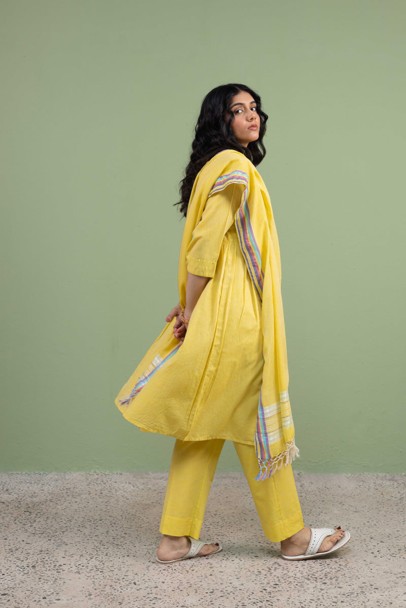 Aina Aangan Suit