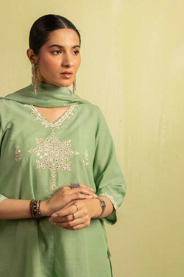 Aina Studio Suit