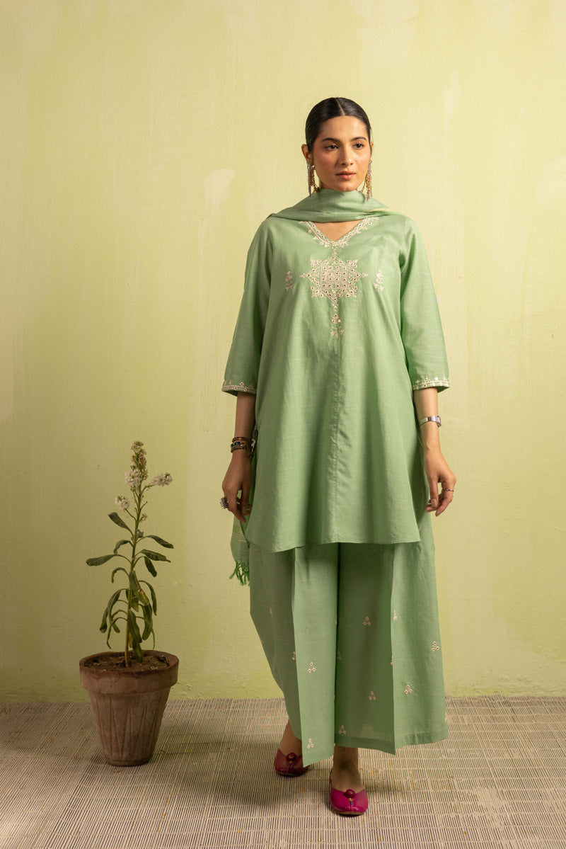 Aina Studio Suit