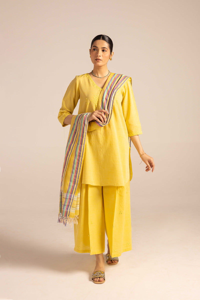 Aina Studio Suit