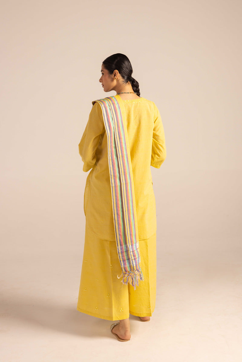 Aina Studio Suit