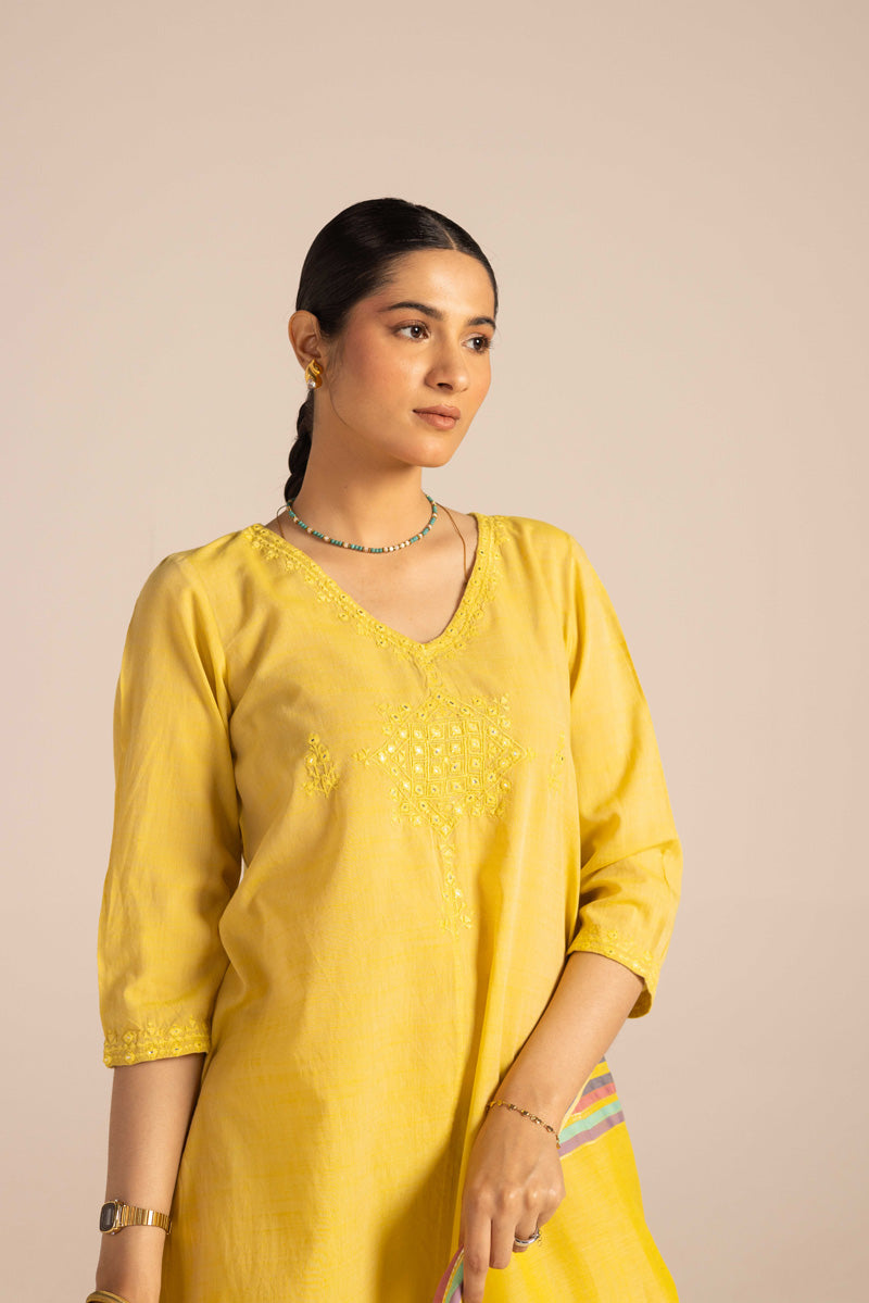 Aina Studio Suit