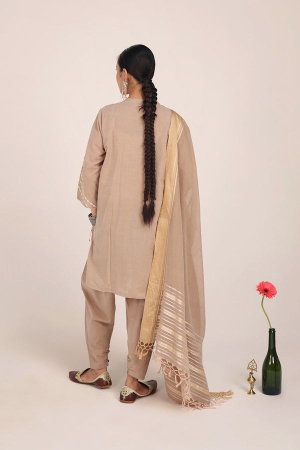 Aina-e-Suroor Suit