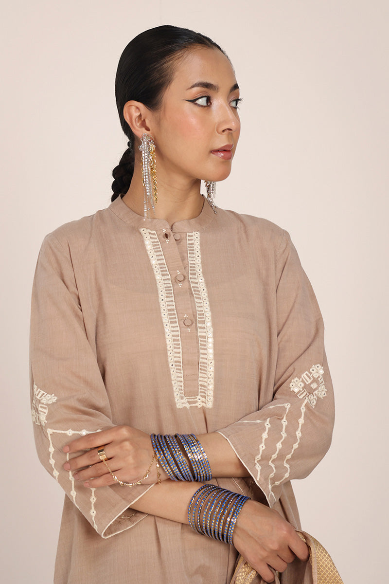 Aina-e-Suroor Suit