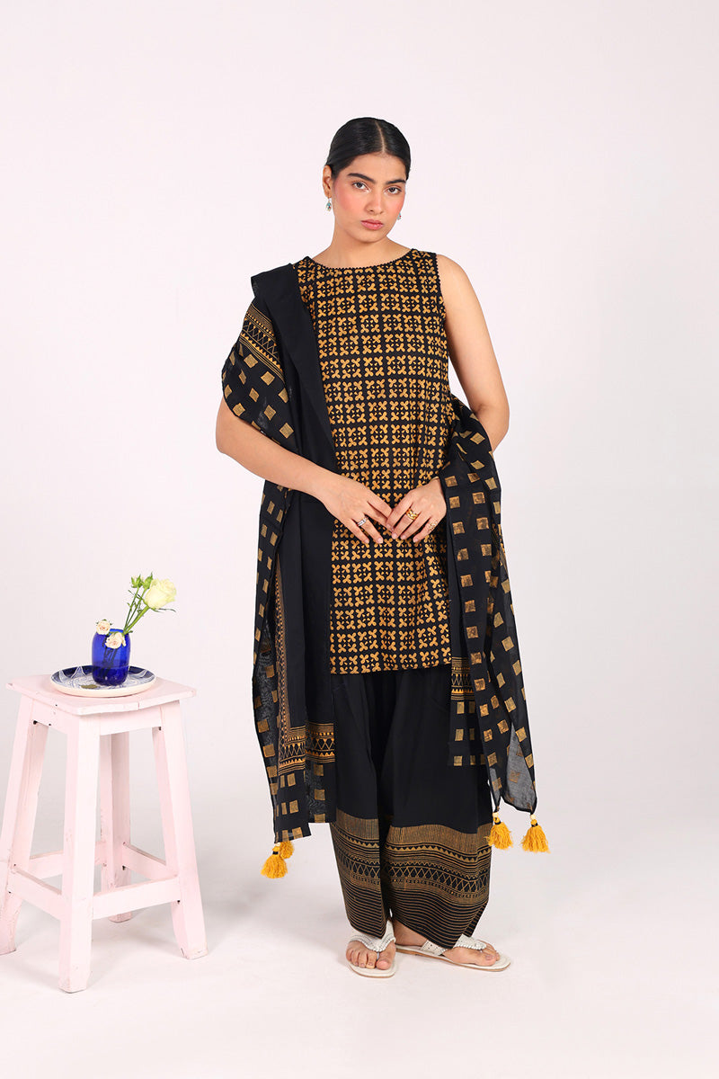 African Charm Block-Print Heritage Ensemble