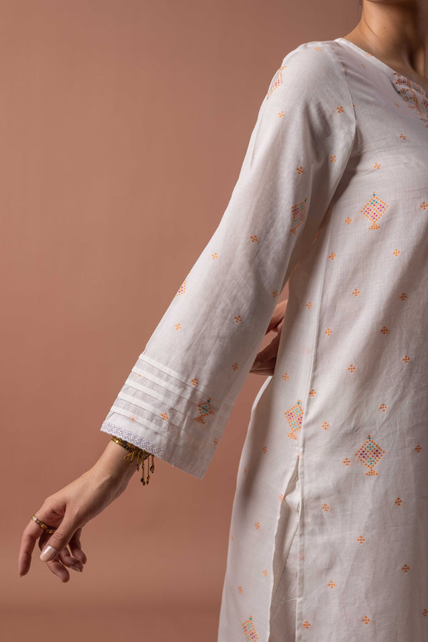 Whispers Of Jacquard Ensemble