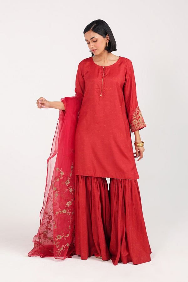 Hues of Red & Gold Ensemble