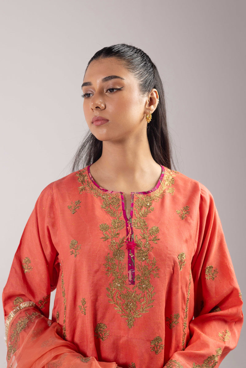 Hues of Red Golden Weave 3 Piece