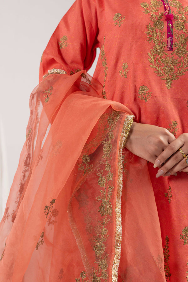 Hues of Red Golden Weave 3 Piece