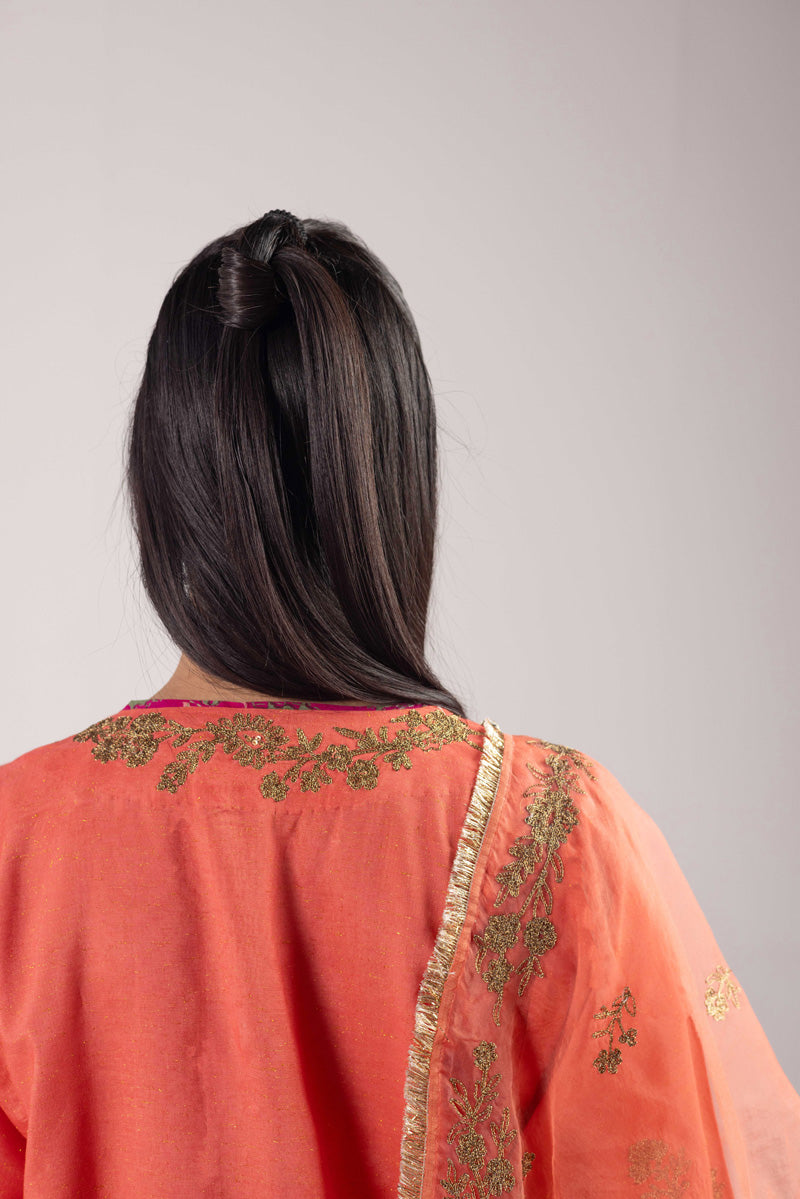 Hues of Red Golden Weave 3 Piece