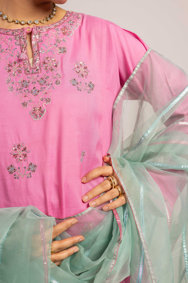 Gulastari Nur 3 Piece Suit
