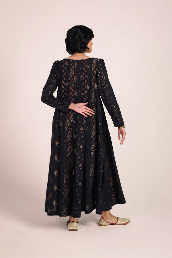 Raat ki Rani Raqs Suit