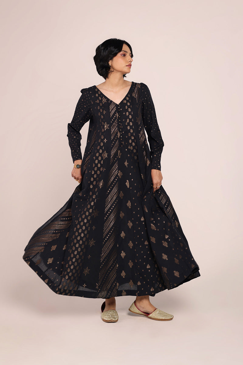 Raat ki Rani Raqs Suit